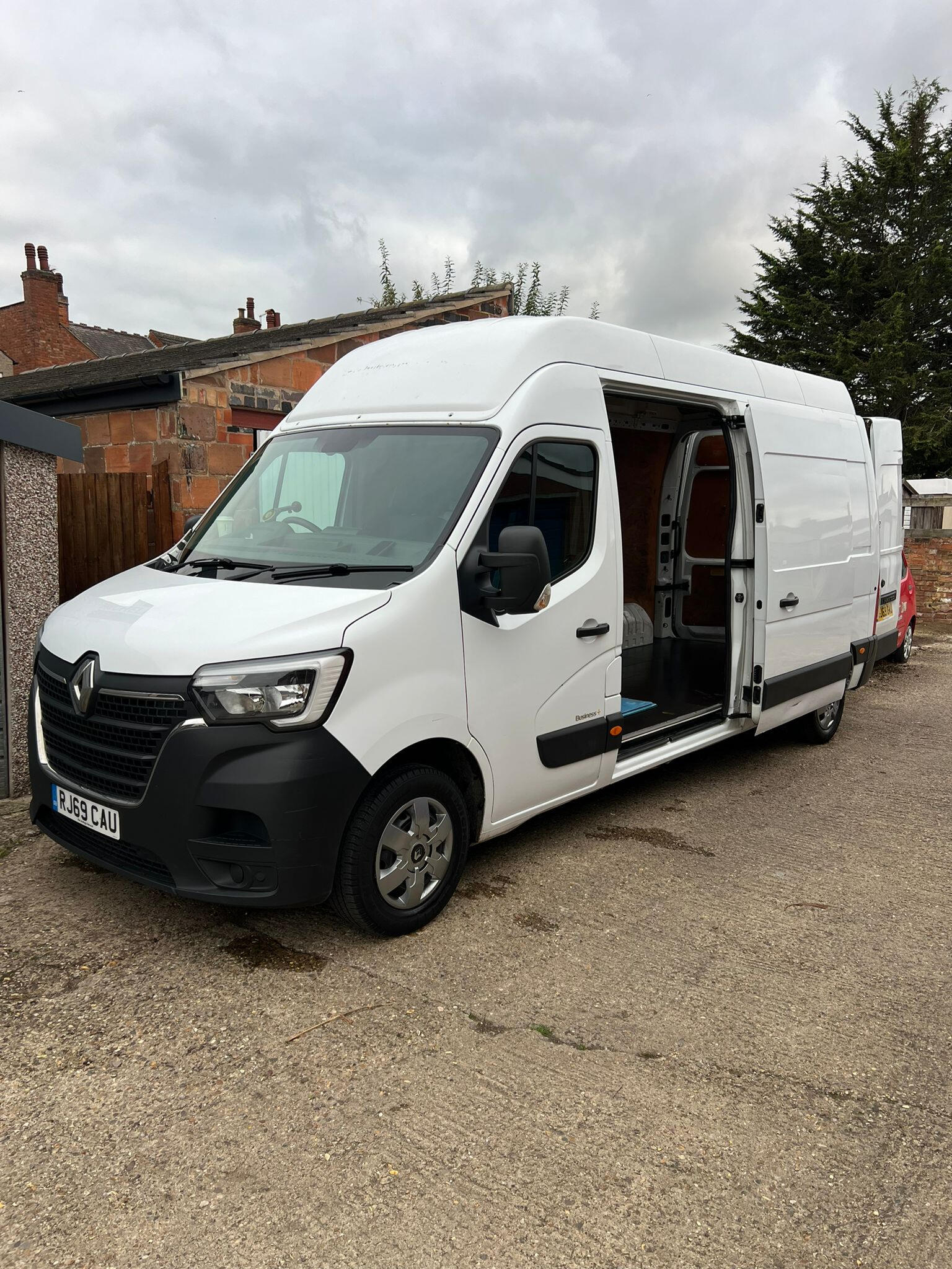 Man with Van service in Rugby Warwickshire – removals and delivery van.